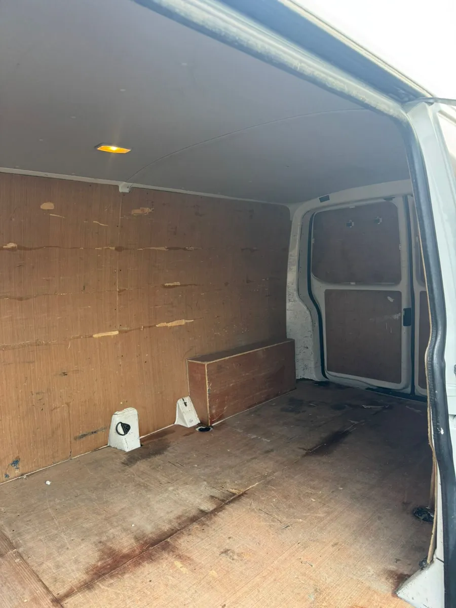 Volkswagen Transporter 2019 - Image 4