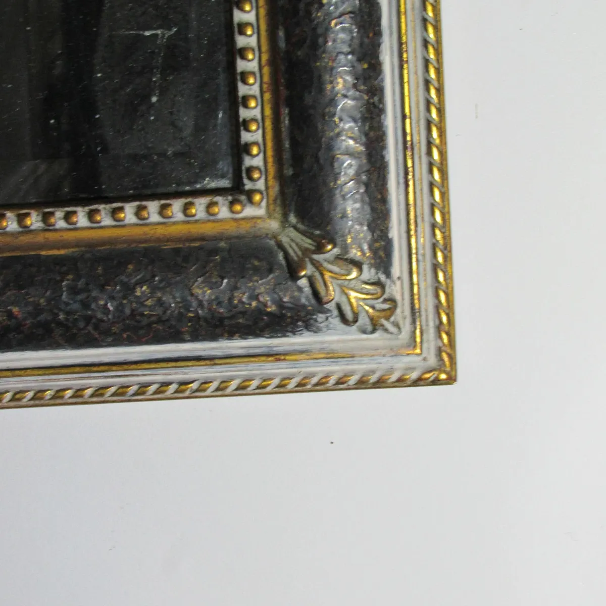 Decorative Framed  Mirror – 64 × 79 cm - Image 4