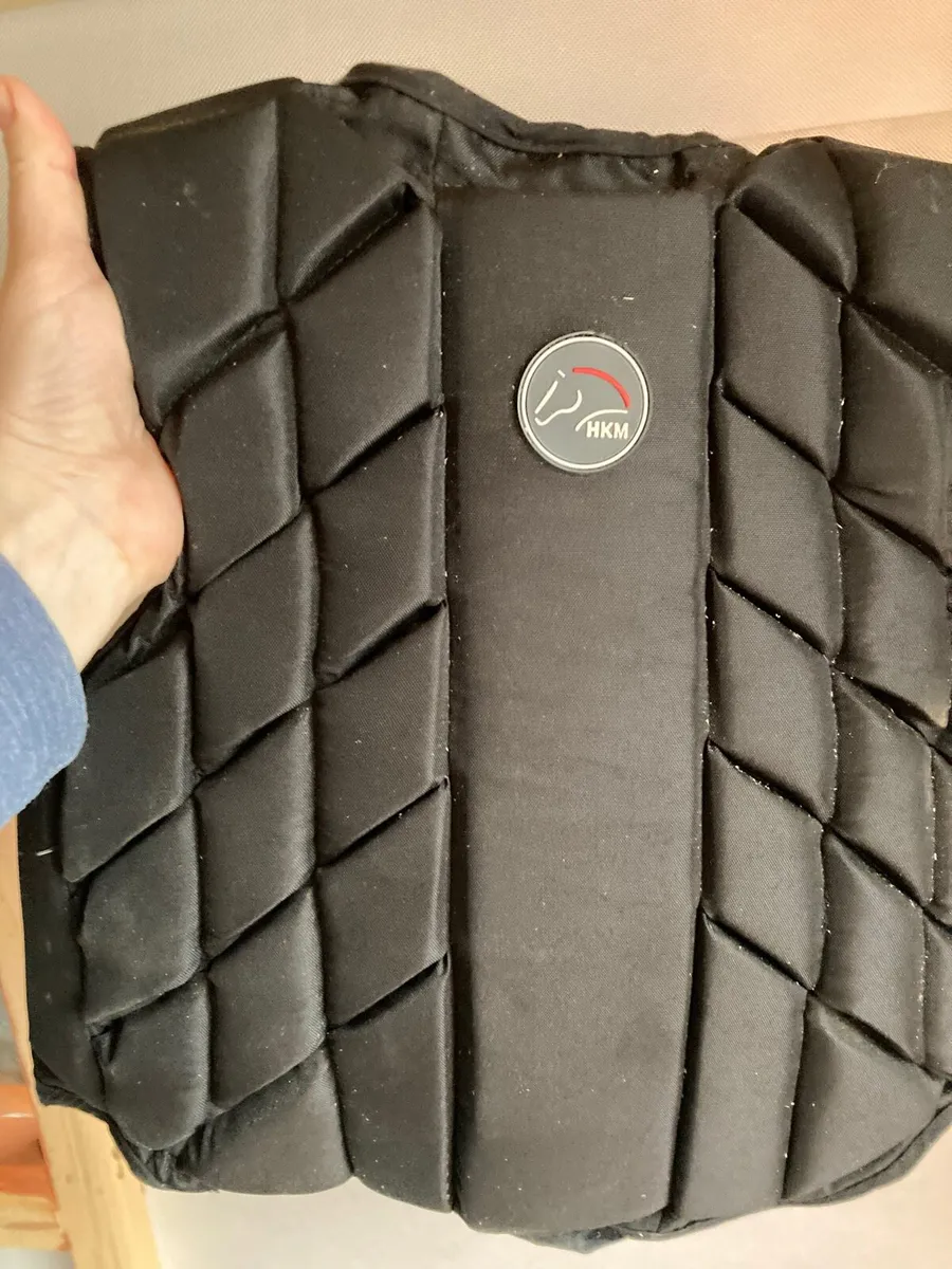 Child’s horse riding helmet and body armour - Image 3