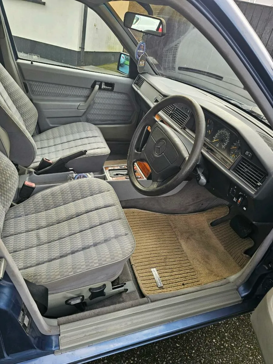 Mercedes Benz 190 diesel - Image 4