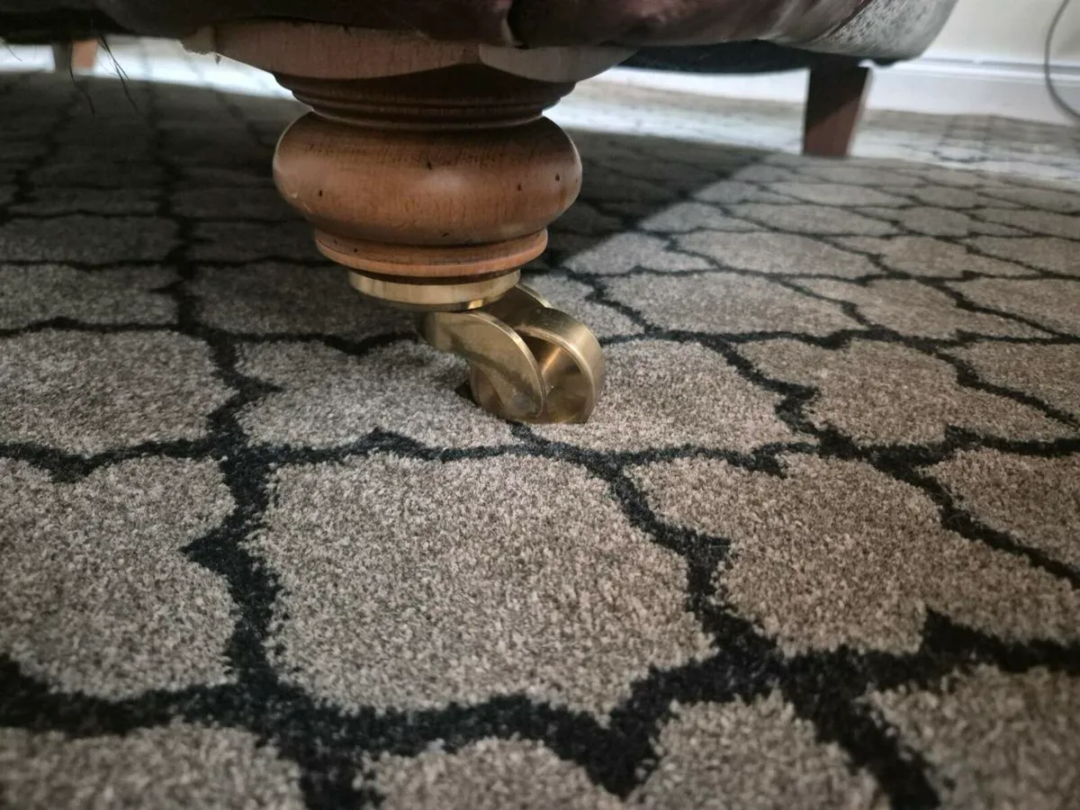 Large 2/3 seater - Image 4