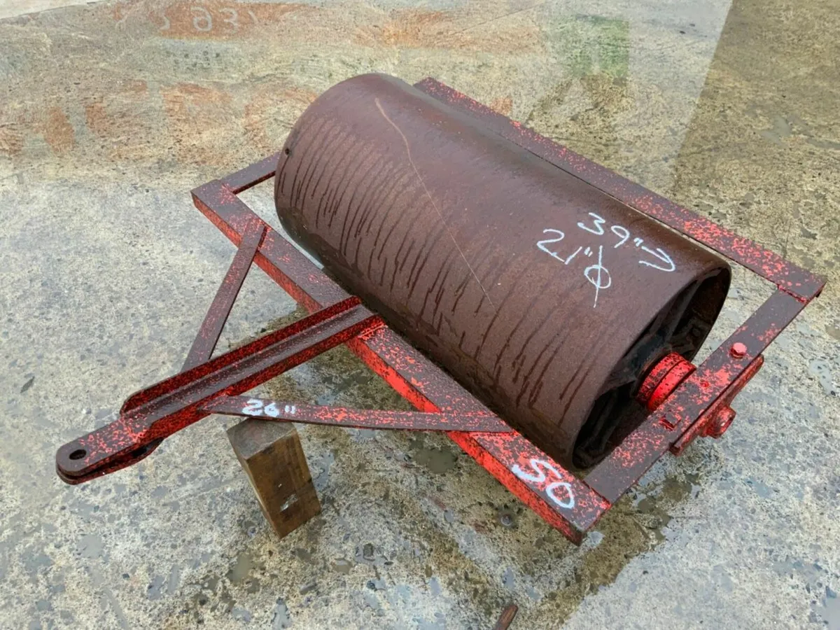 OLD STYLE CAST IRON TOW BEHIND ROLLER. - Image 3