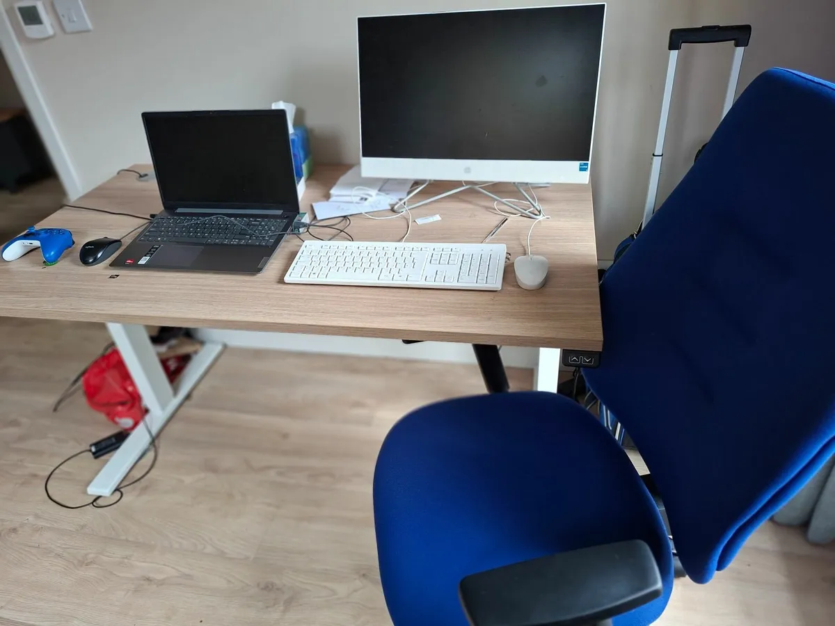 Office table & chair - Image 3