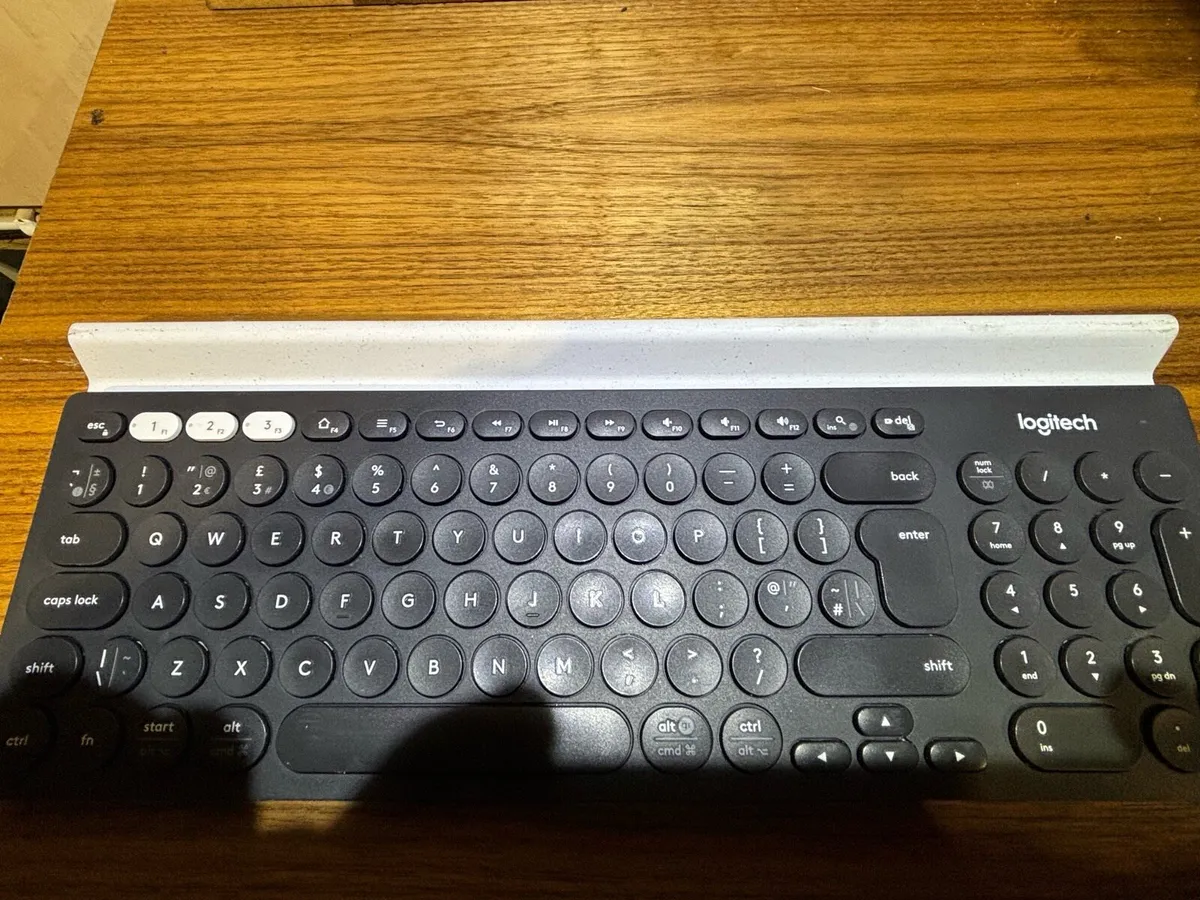Wireless keyboard post anywhere in Ireland - Image 1