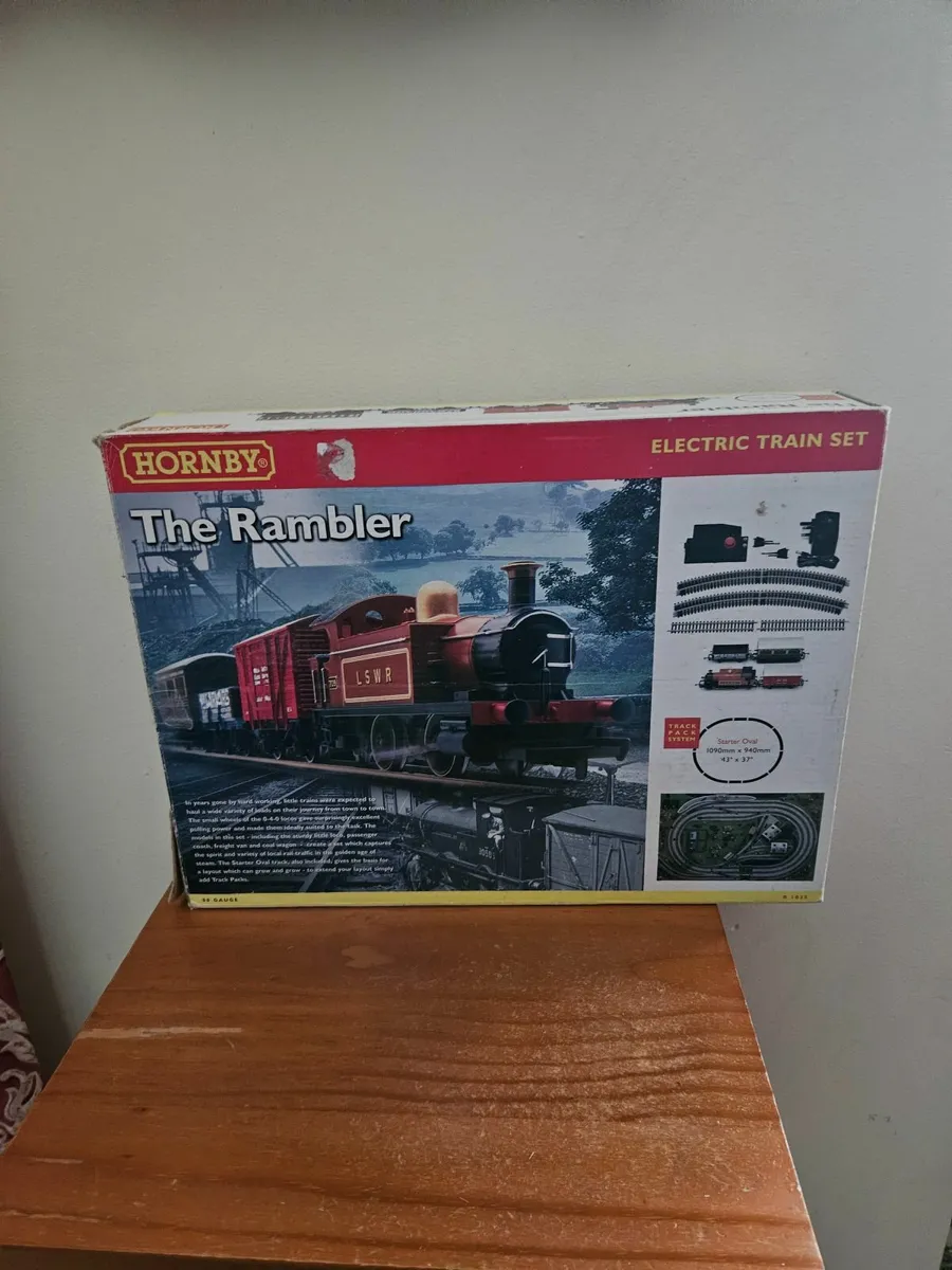 Hornby OO Gauge Train Set - Image 2
