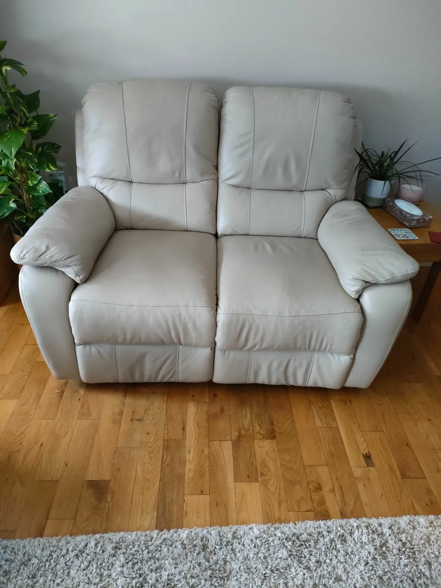 Three Piece Suite - Image 2