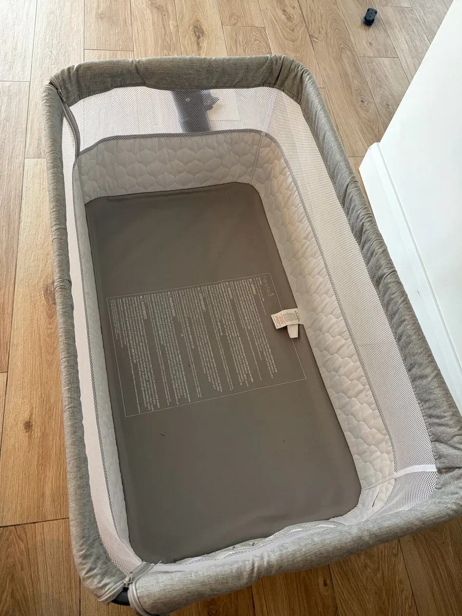 Baby co-sleeper cot - Image 2