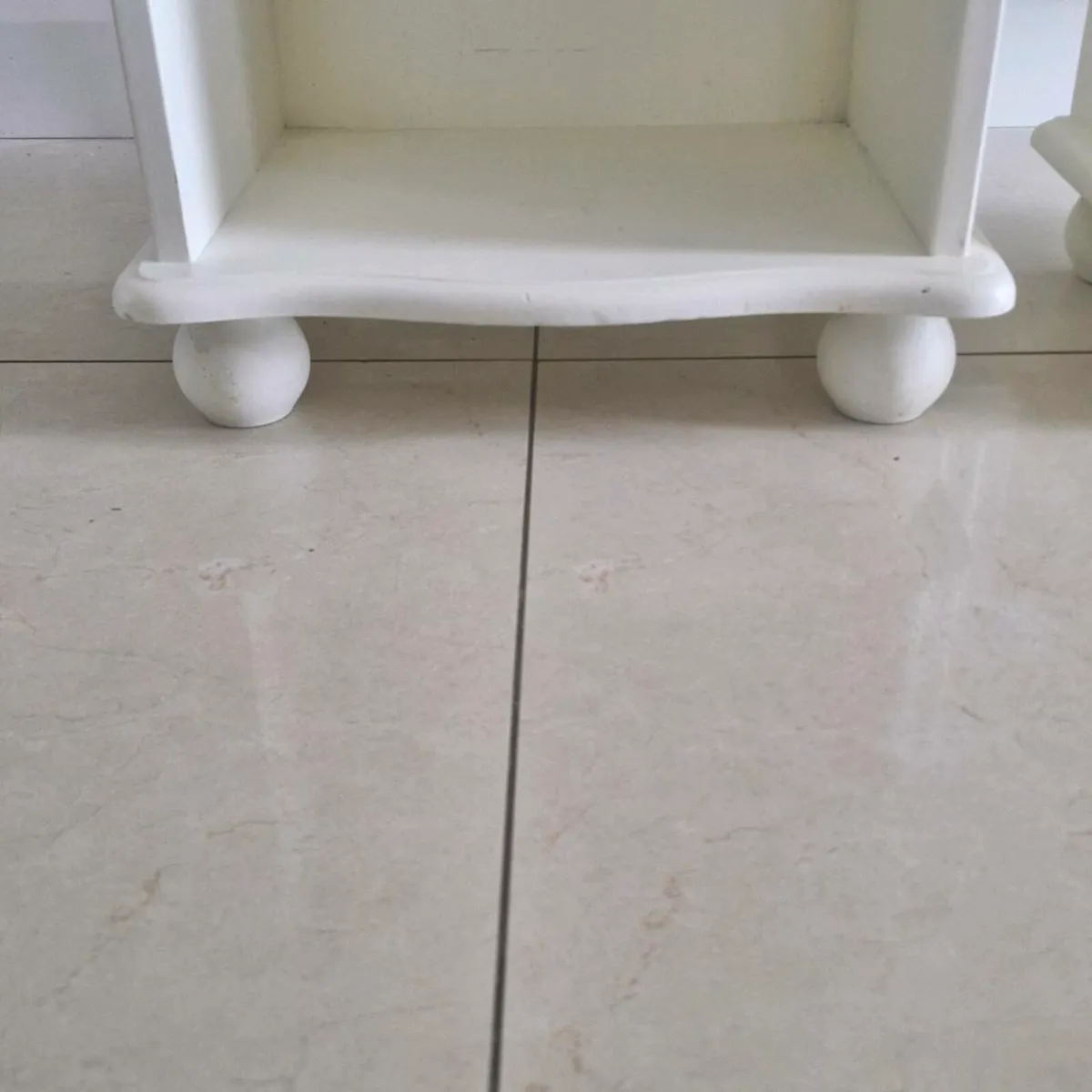 Pair of Bedside Lockers - Image 4