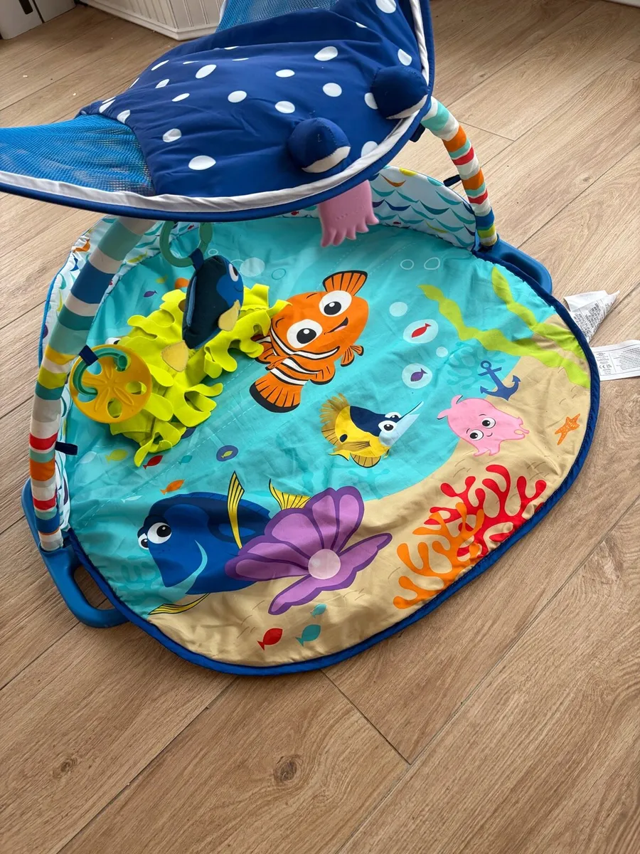 Finding nemo baby gym floor mat - Image 1