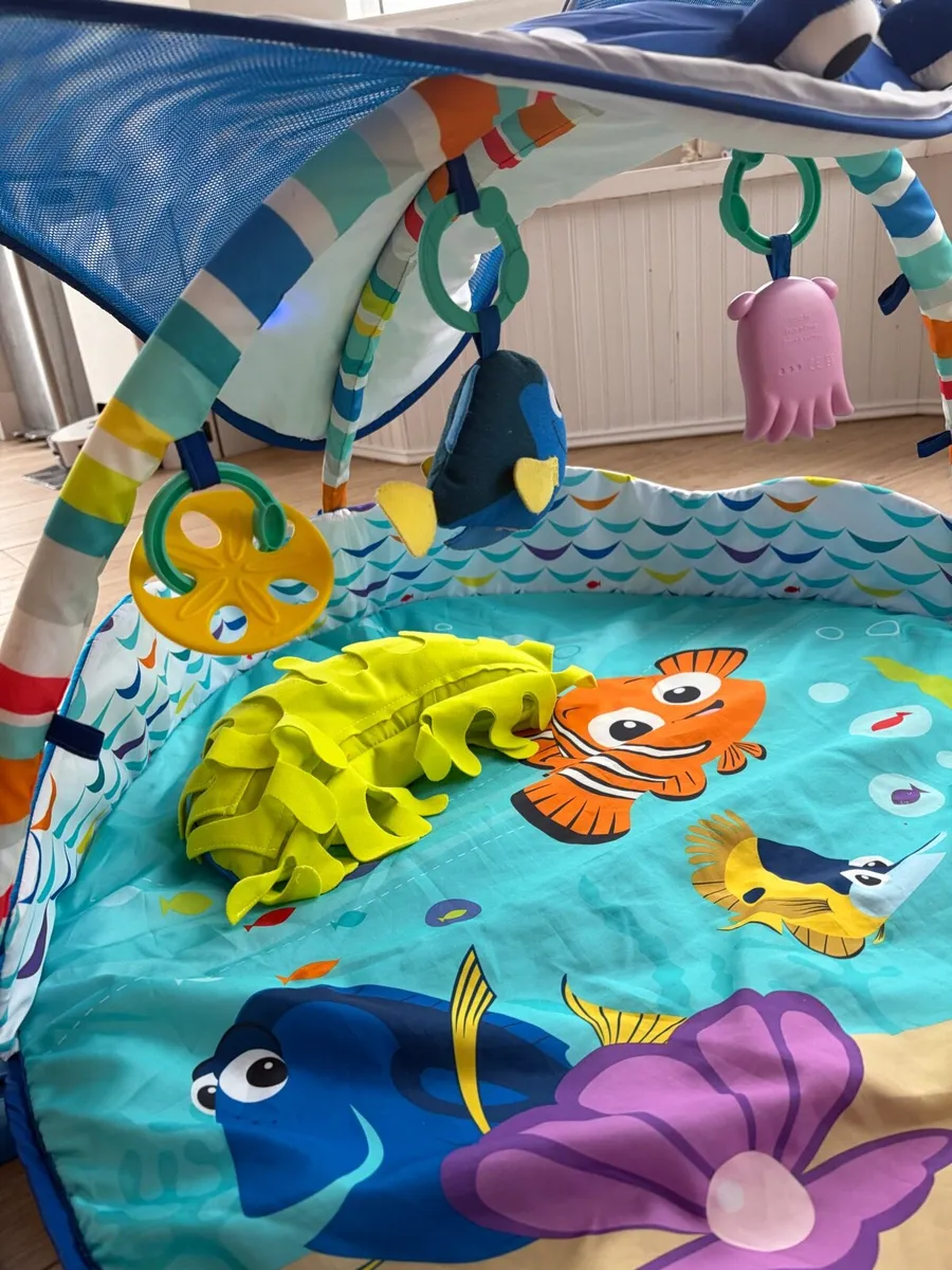 Finding nemo baby gym floor mat - Image 2