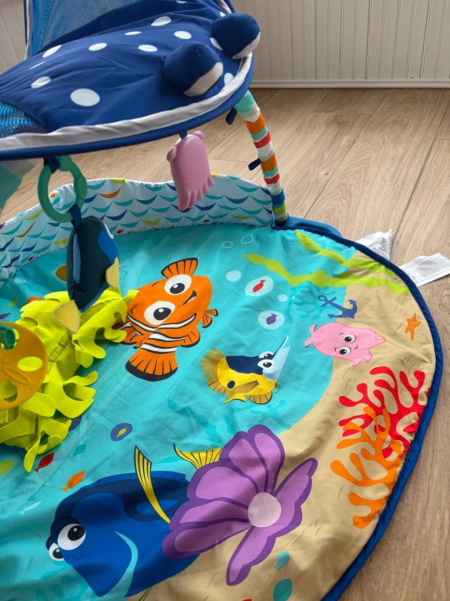 Finding nemo baby gym floor mat - Image 3