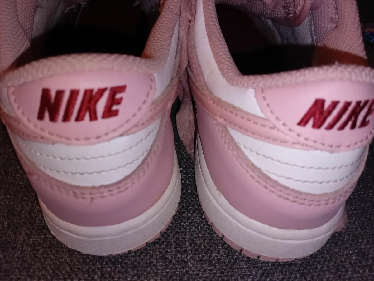 Children's nike trainers - Image 2