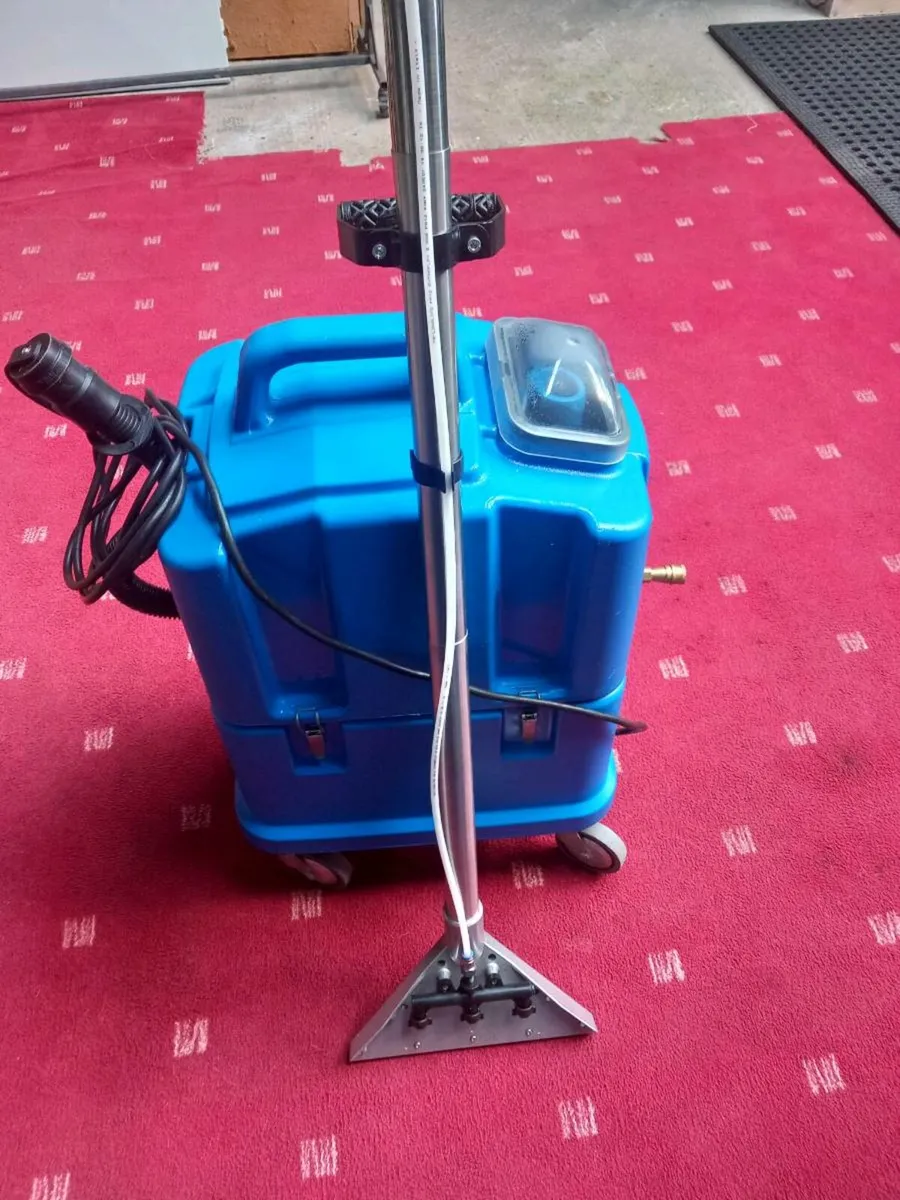 Carpet cleaning machine - Image 4