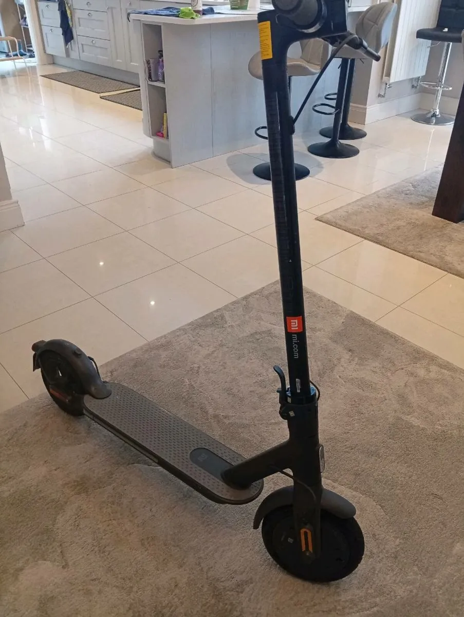 Xiaomi Mi Essential electric Scooter - Image 2
