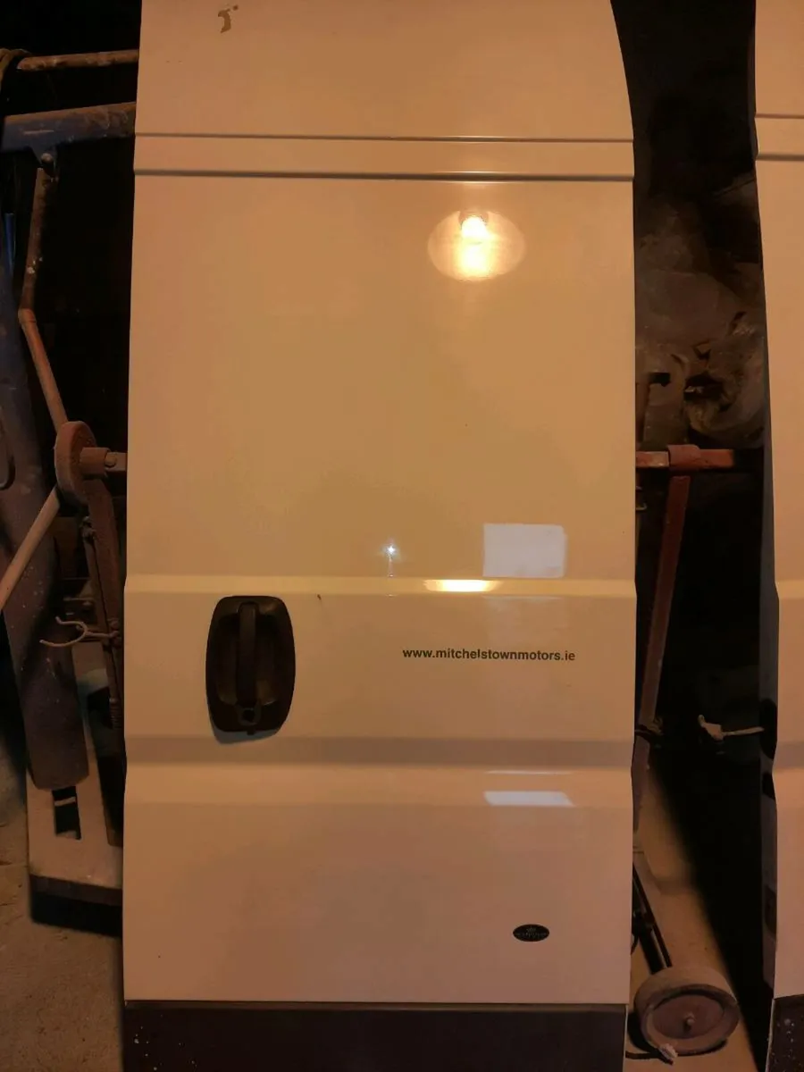 Fiat Ducato back doors 2012 - Image 2