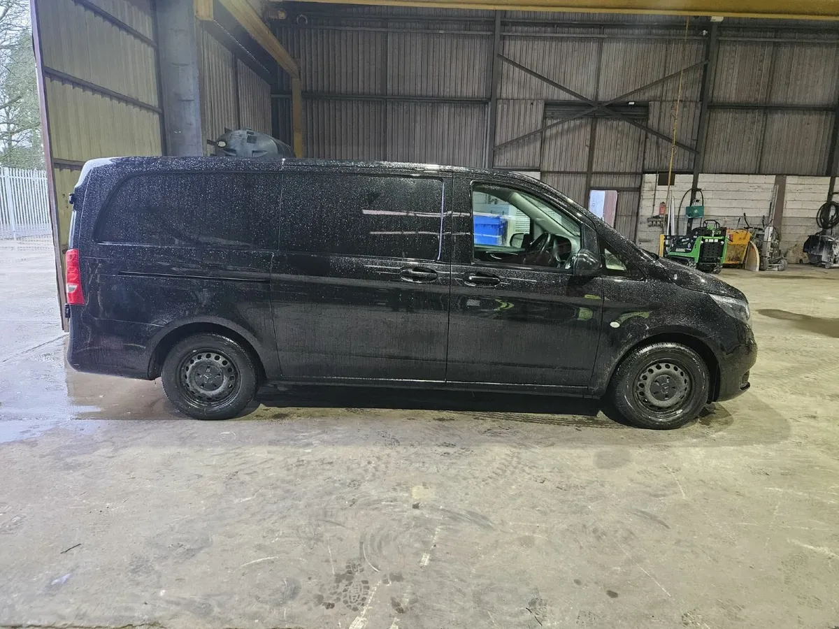 Mercedes-Benz Vito 2023 - Image 4