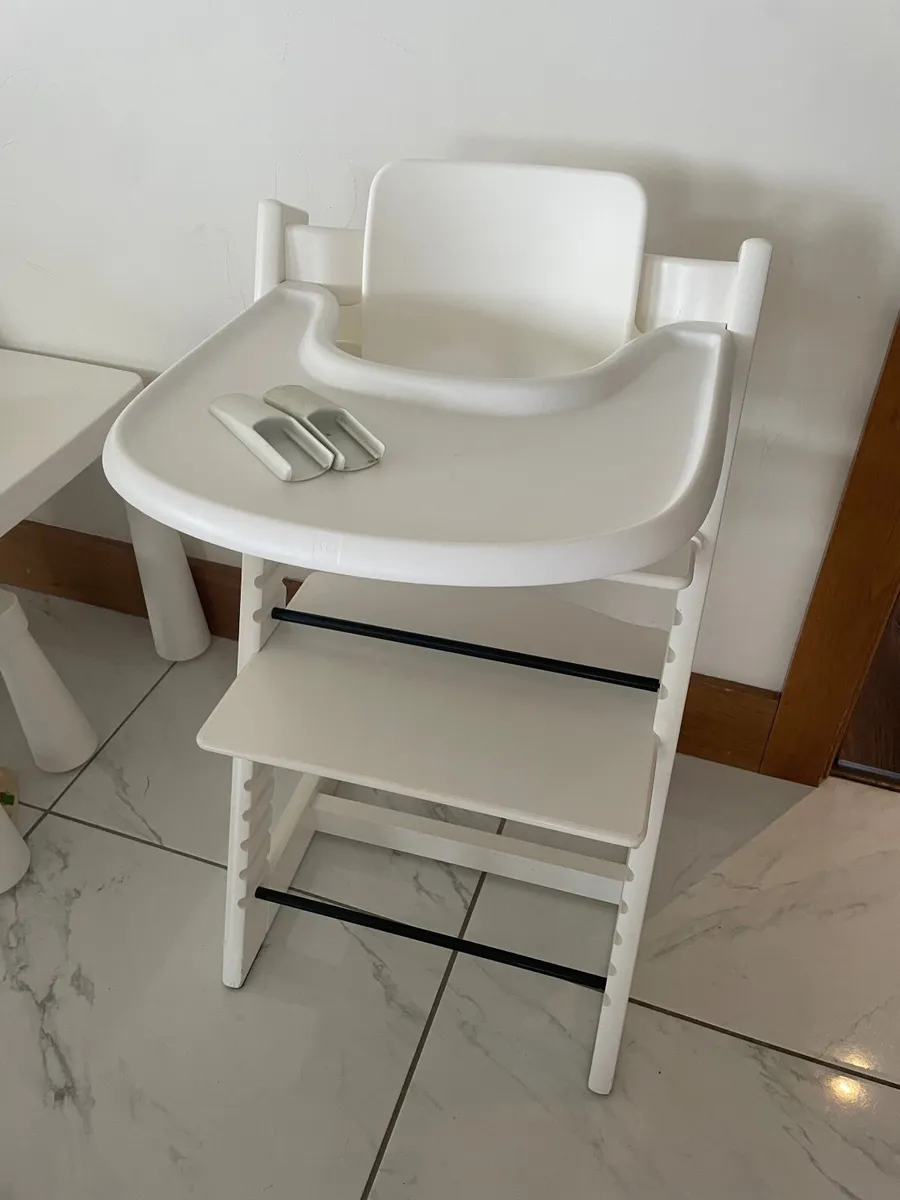 High chair - Image 2