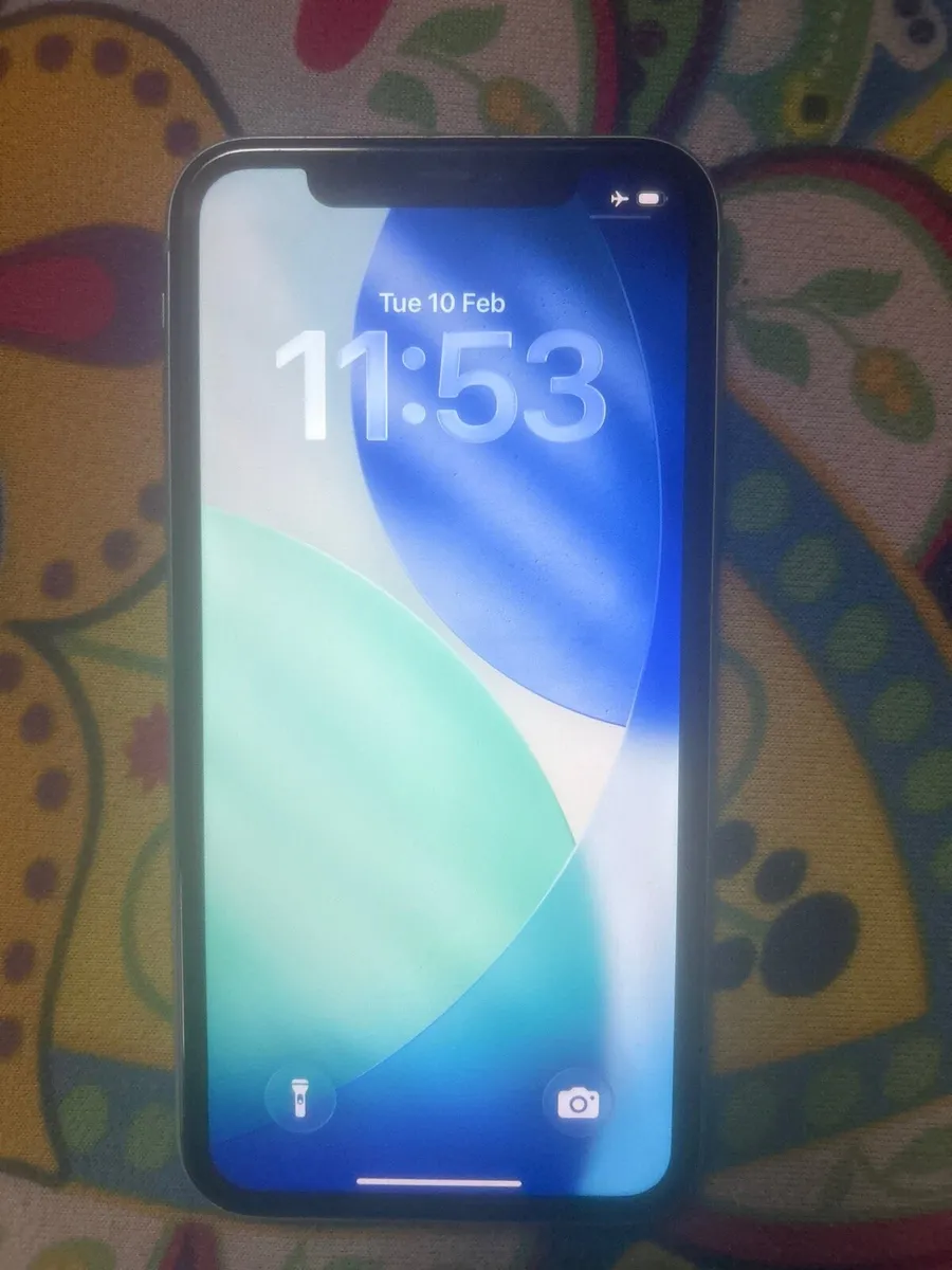 iPhone 11 - Image 1