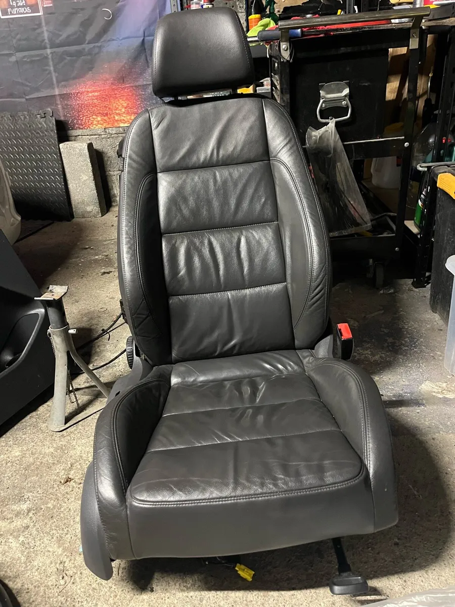 Mo5 leather heated seats - Image 2