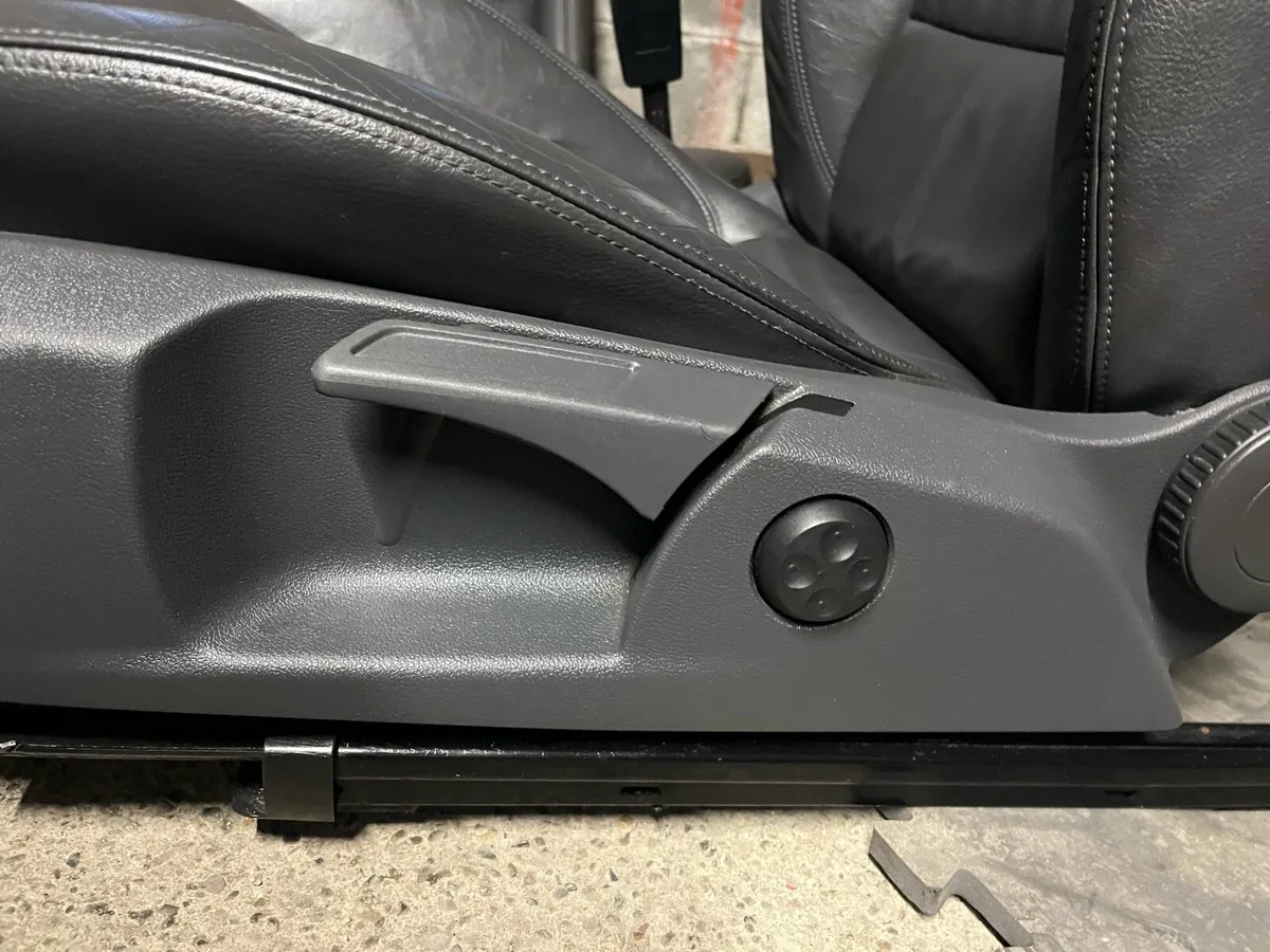 Mo5 leather heated seats - Image 4