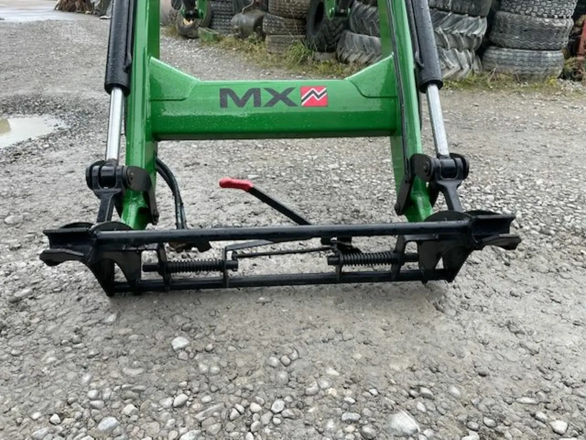 MX T8 Loader - To Fit JD 6100-6430, 5820, 5M - Image 3