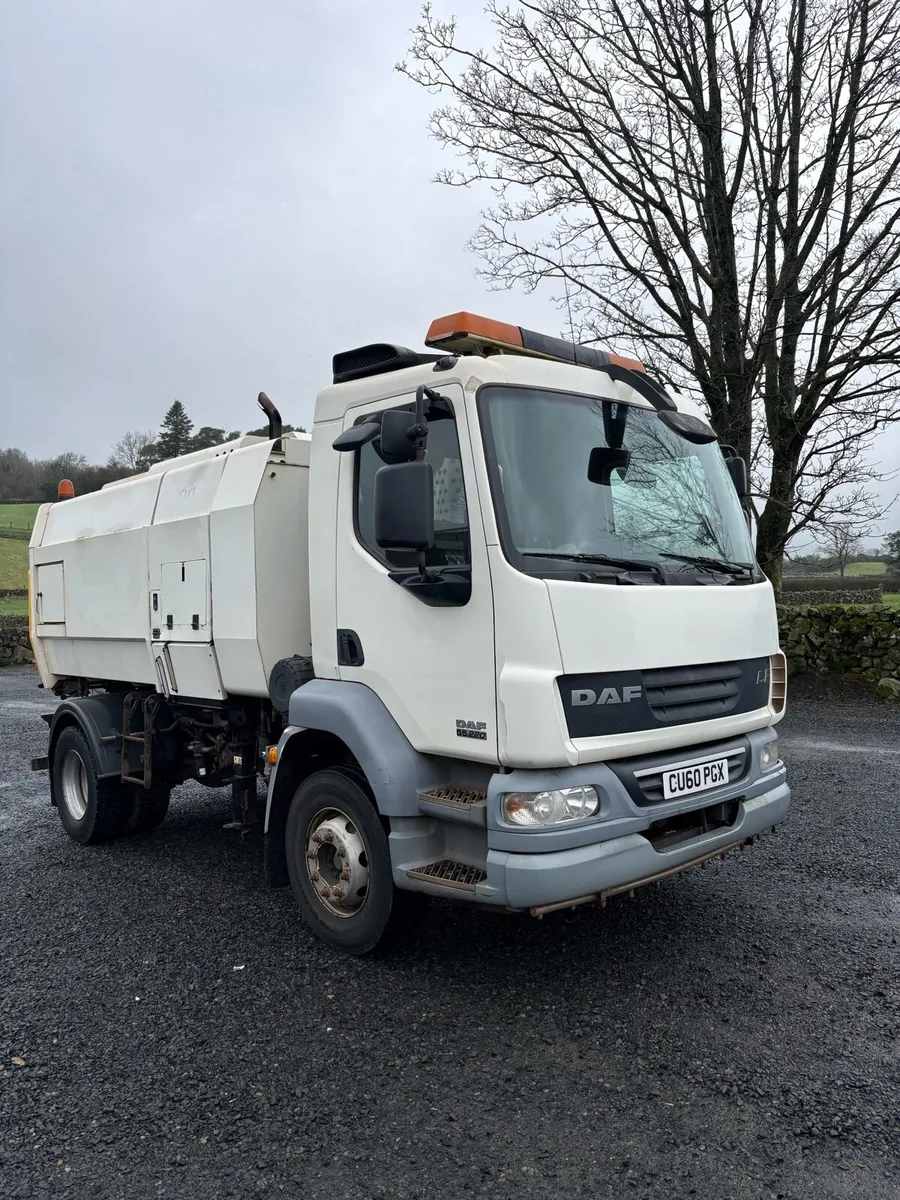 Dad LF Scarab Roadsweeper - Image 2