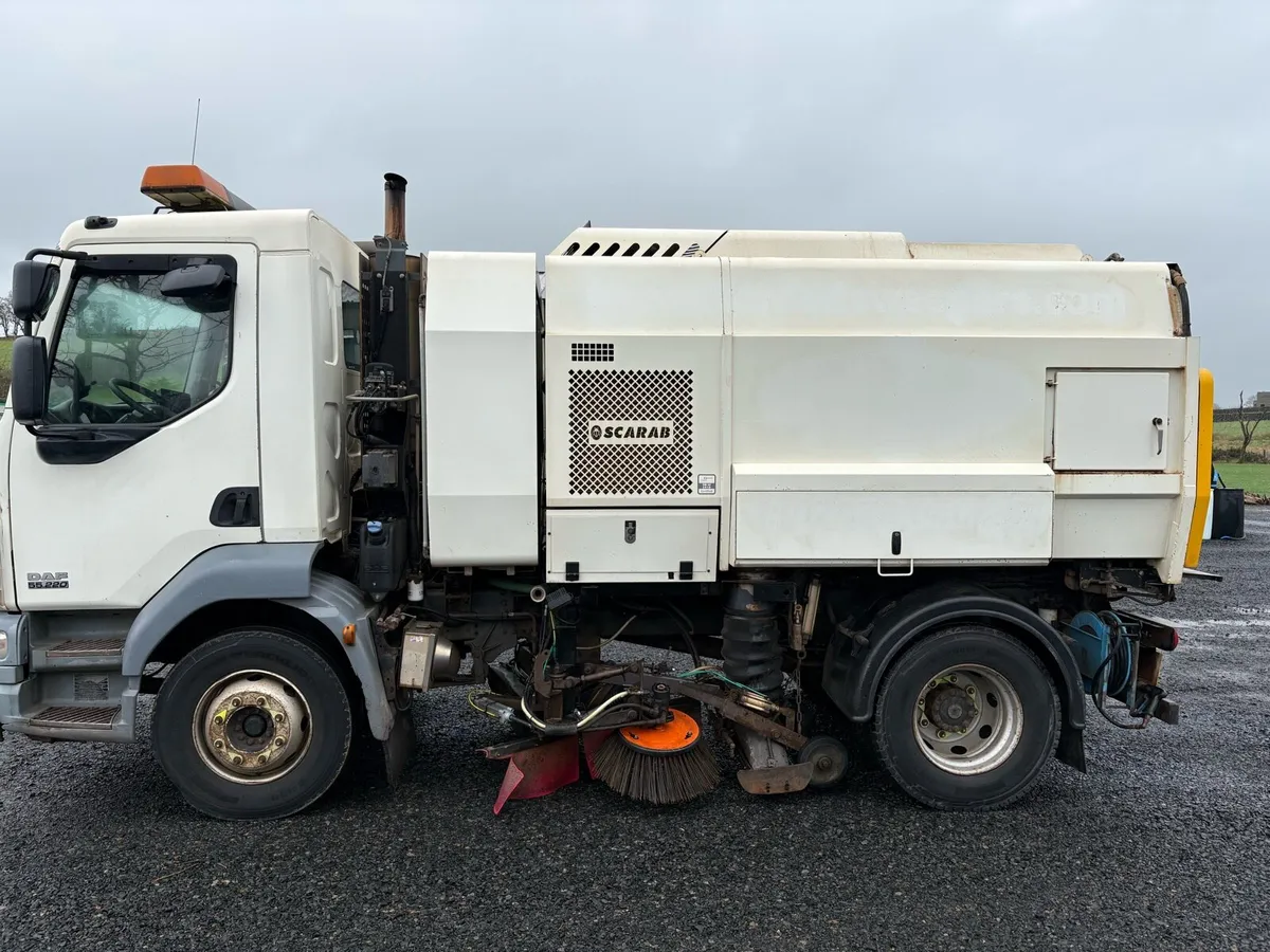 Dad LF Scarab Roadsweeper - Image 3