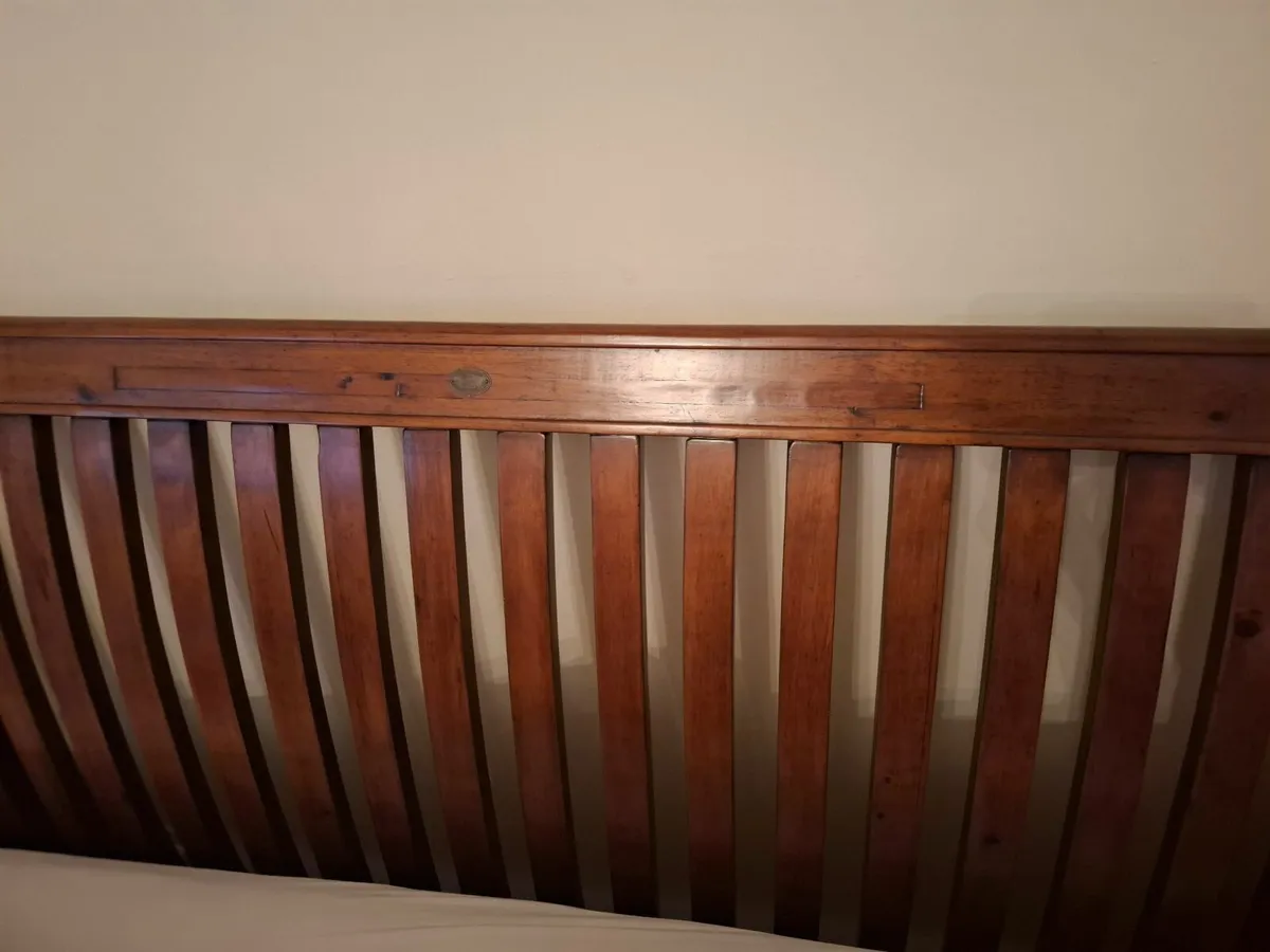 Bed and lockers - Image 3