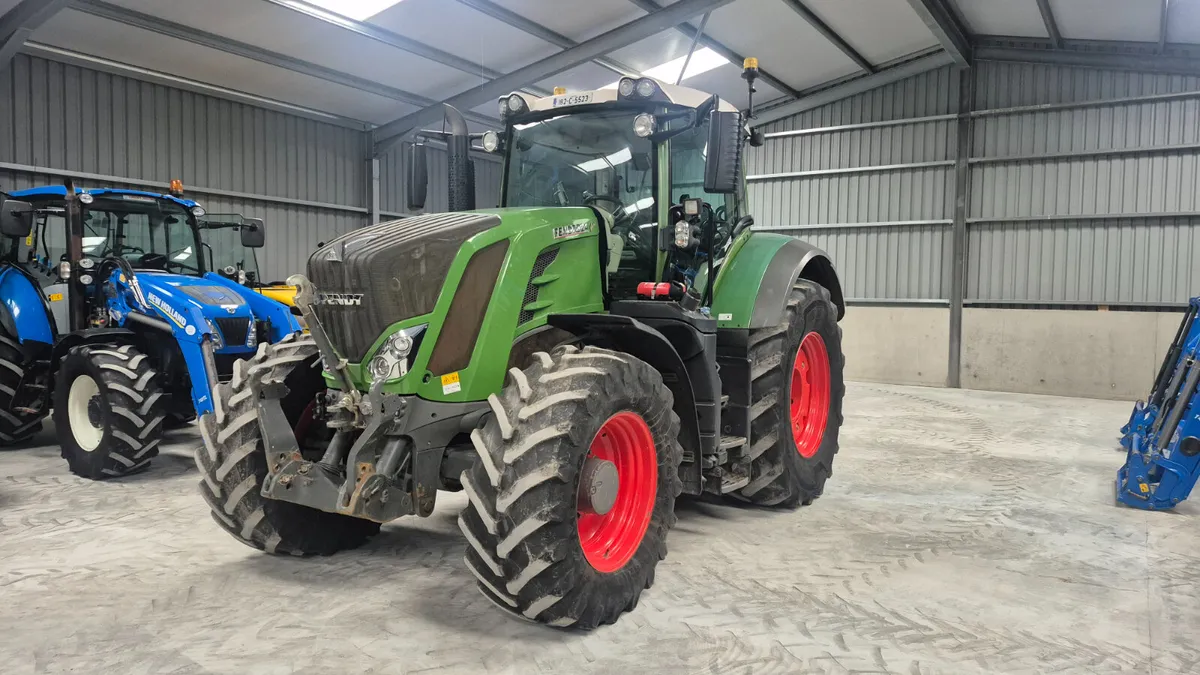 Fendt 824 - Image 1