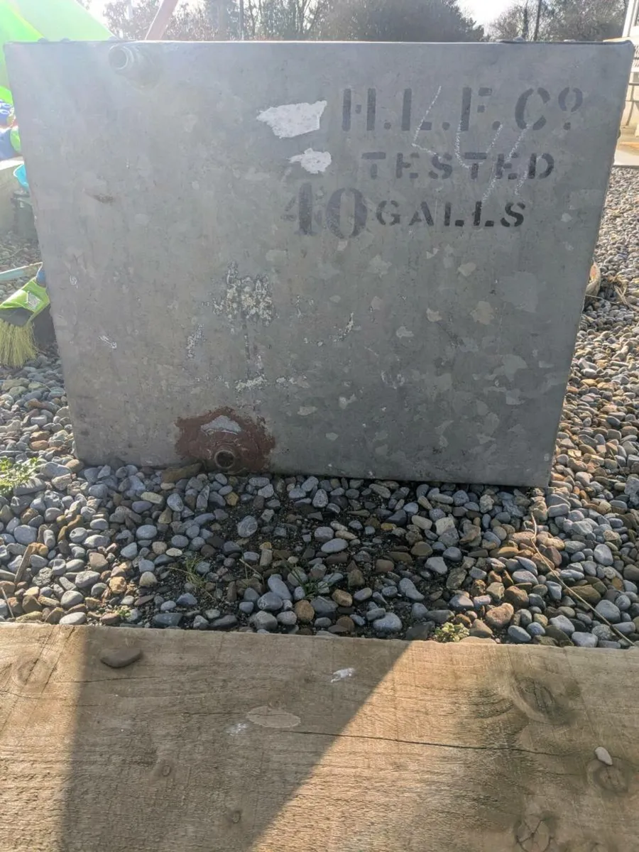 Galvanized water tank - Image 1