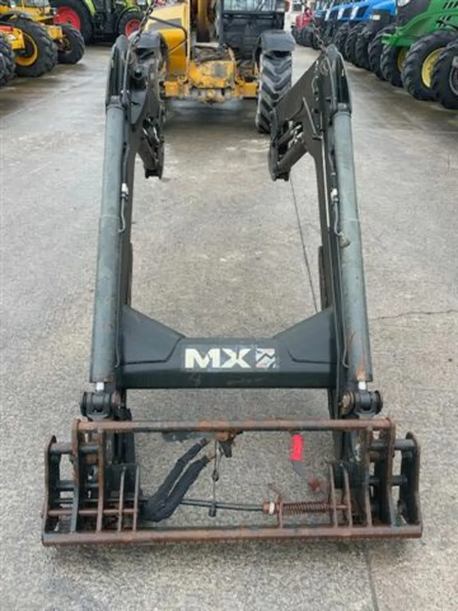 2020 - MX T417 Loader - To Fit NH, MF, Claas Etc. - Image 4