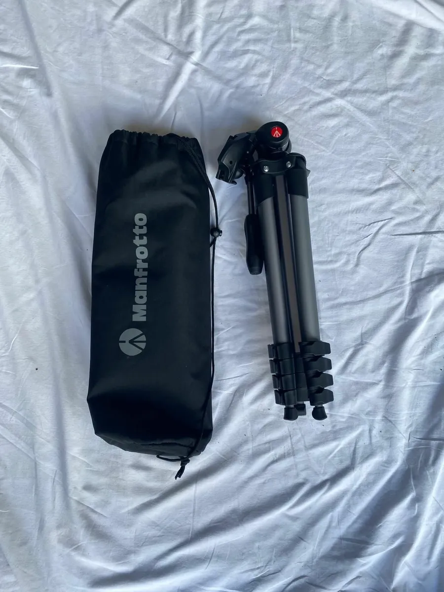 Manfrotto Compact aluminium tripod with 3-way head - Image 1