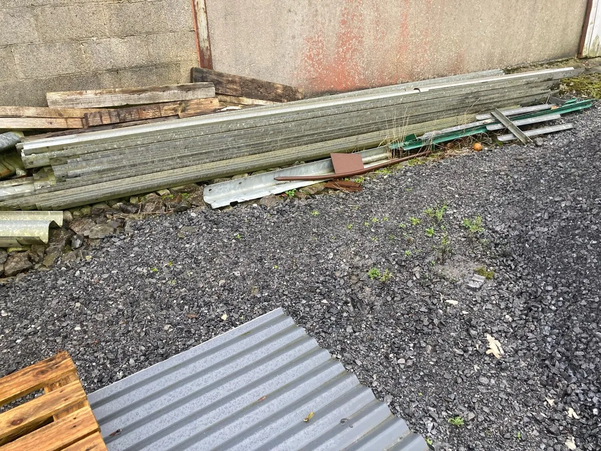 Crash barriers - 14ft lengths - Image 1