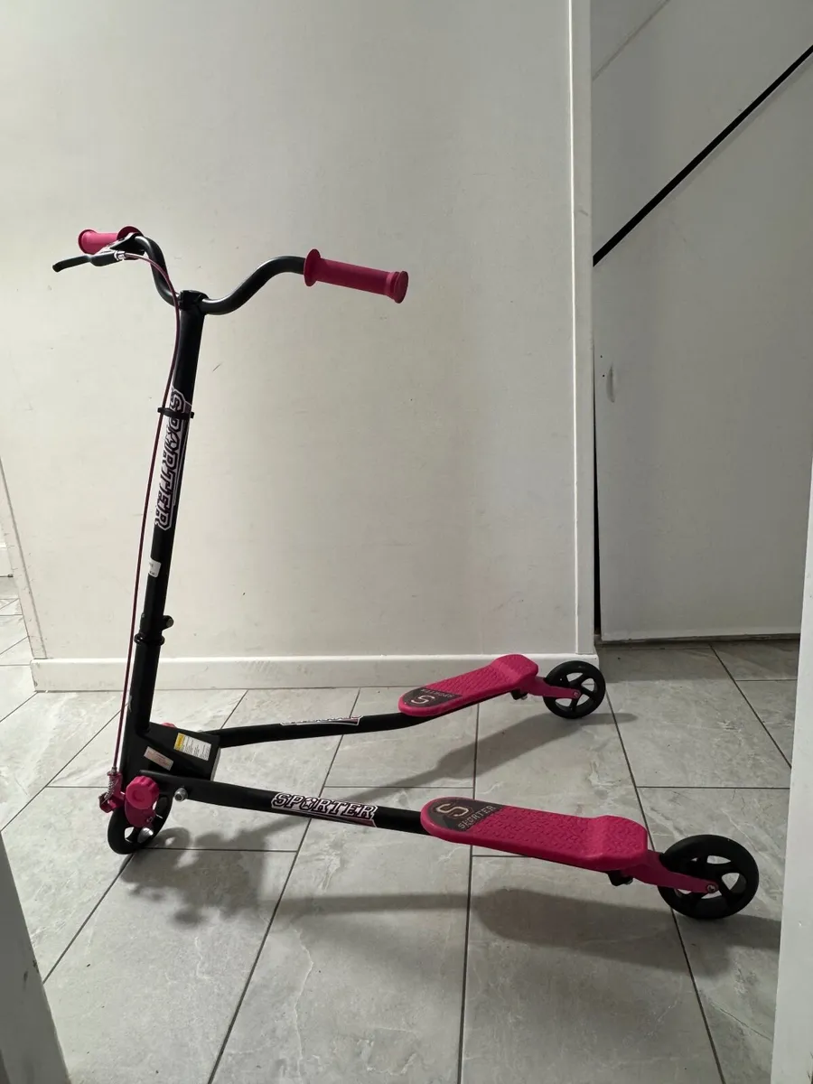 3-Wheel Swing Scooter (Sporter) – Excellent Condit - Image 1