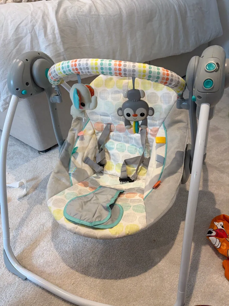 Baby swing - Image 1