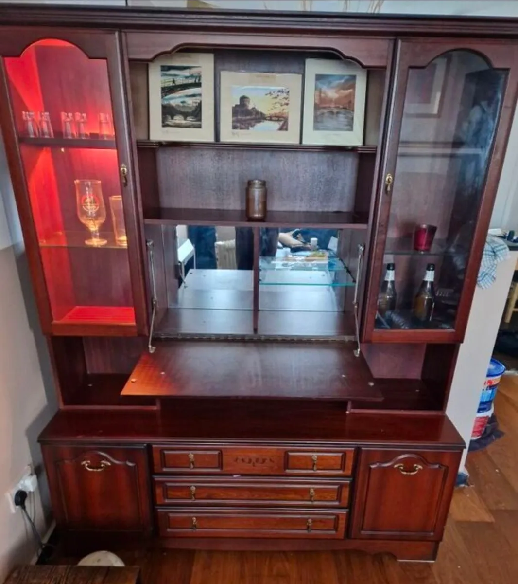 ​Stunning Large Display unit - Image 2