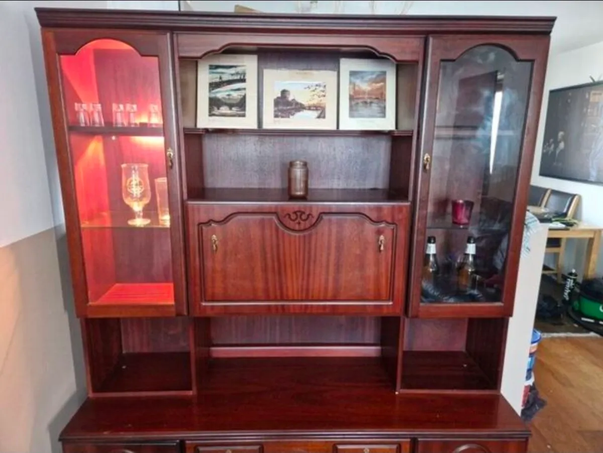 ​Stunning Large Display unit - Image 3