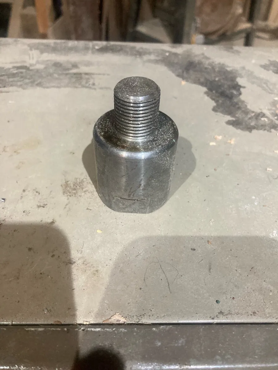 Woodturning lathe - Image 1