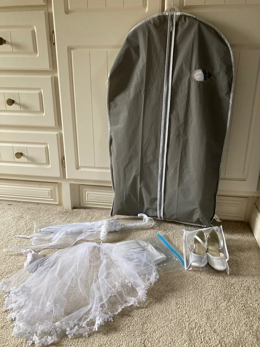 Communion dress - Image 3