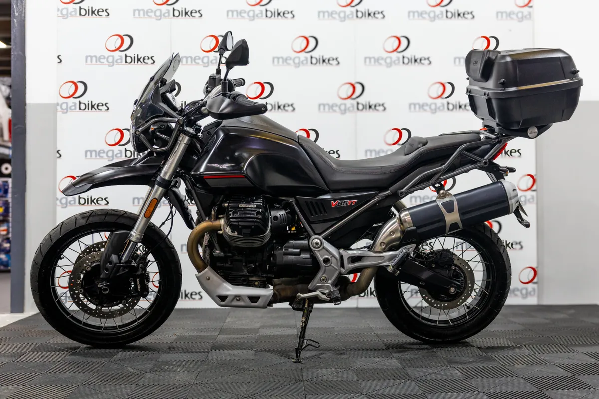 Moto Guzzi V85TT 2024 - Image 2