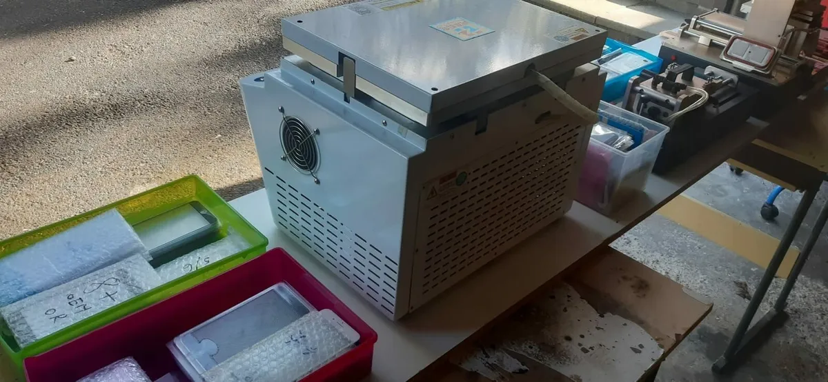 Repair phone shop closing down screen repir machin - Image 2