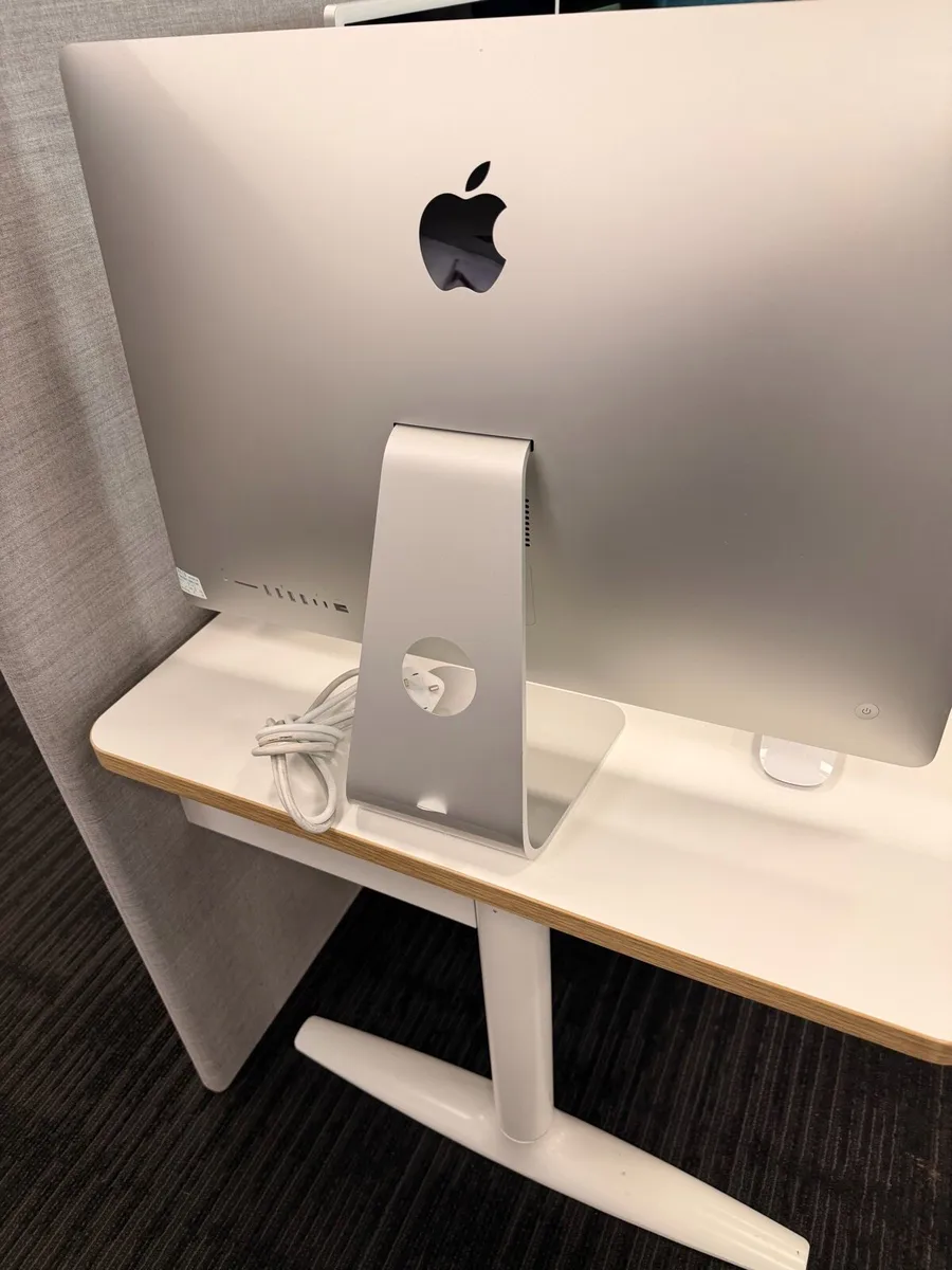 Apple iMac 27” Retina 5K (2020) – i5, 16GB, 512GB - Image 2