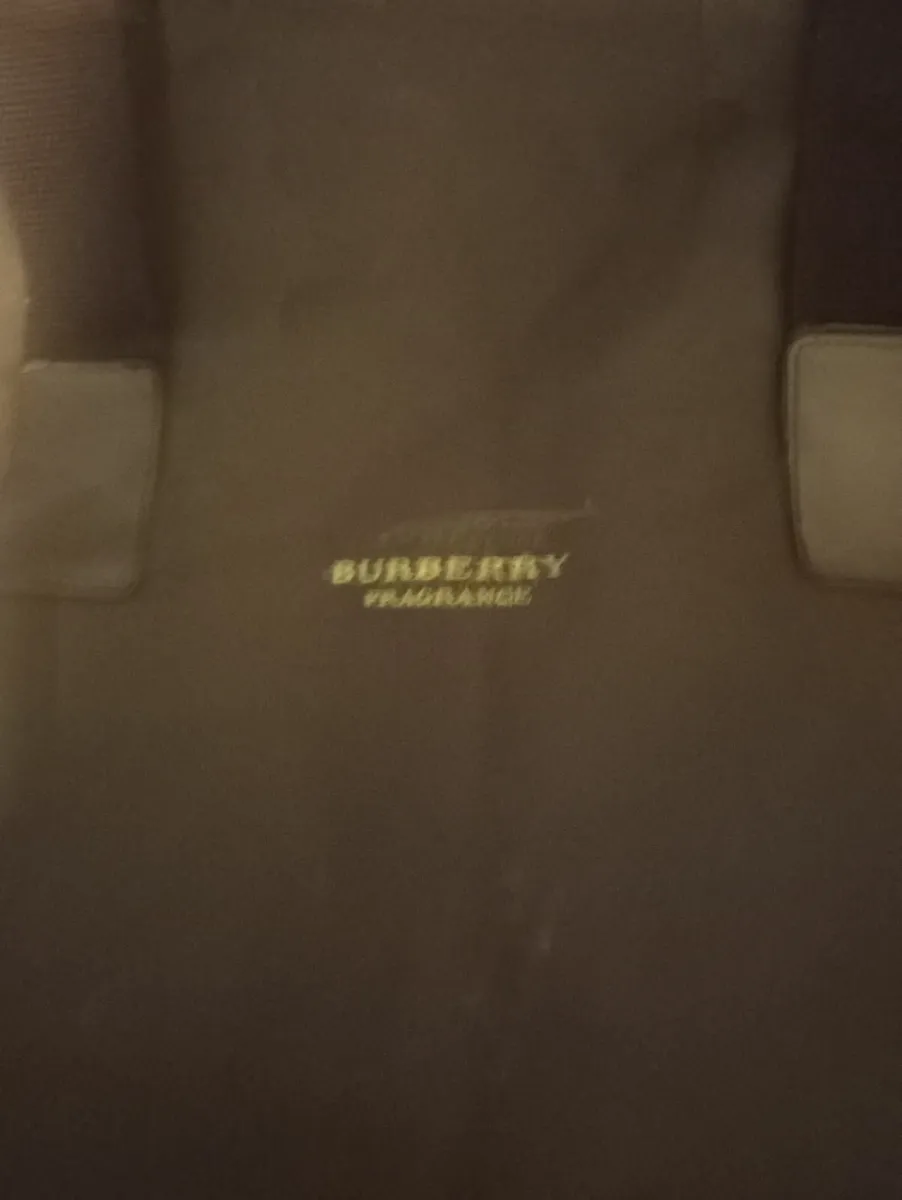 Burberry Fragrance Bag - Image 2