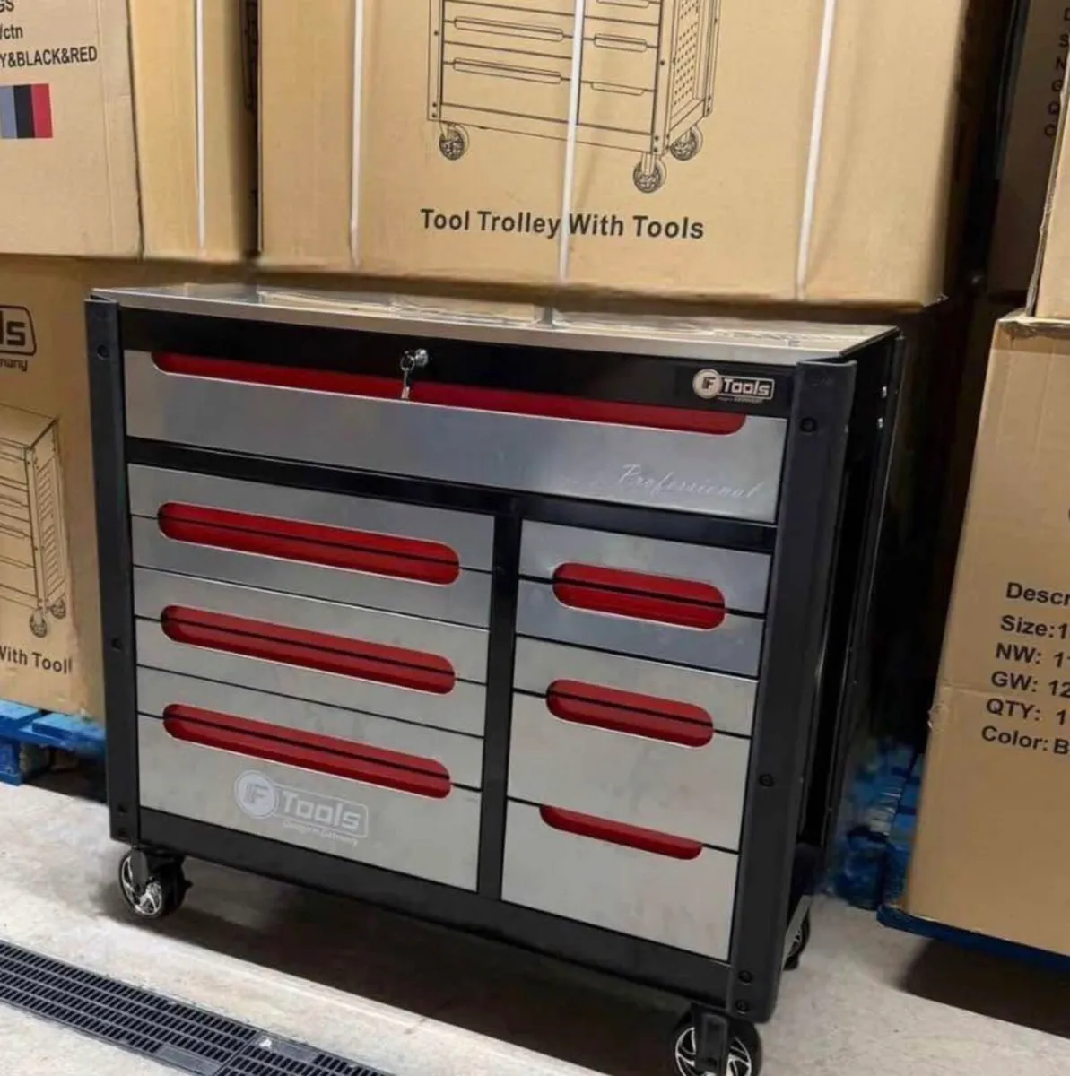 BRAND NEW 12 DRAWER TOOL CHEST - Image 1