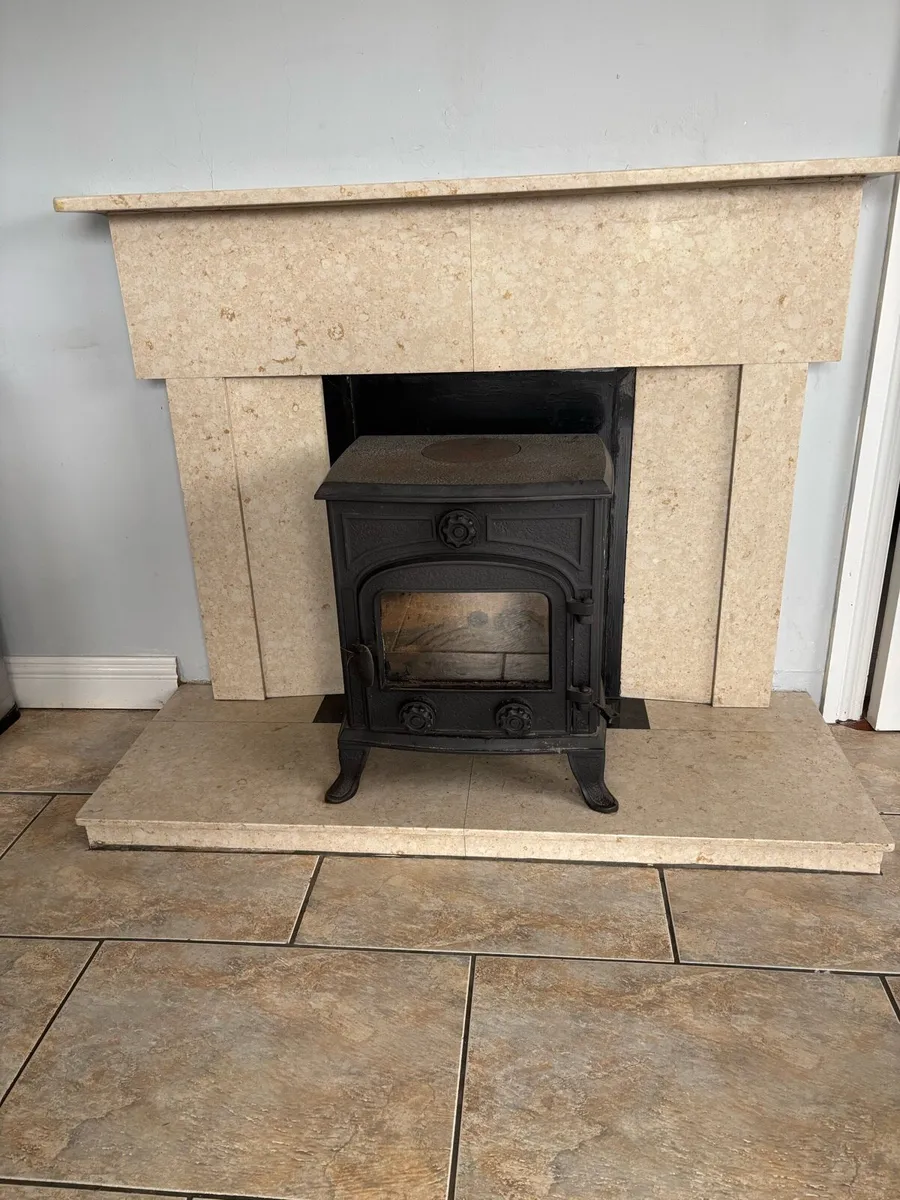 Stove and fireplace - Image 2