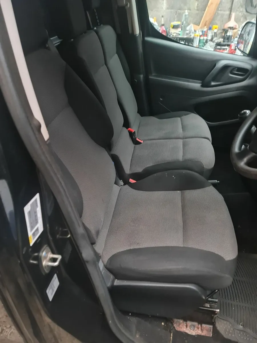 2017 peugeot partner 3 seats 1 owner new test 155m - Image 4