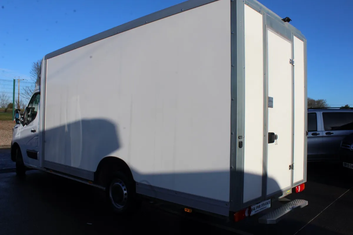 2023 Renault Master LL35 Luton Low Loader - Image 4