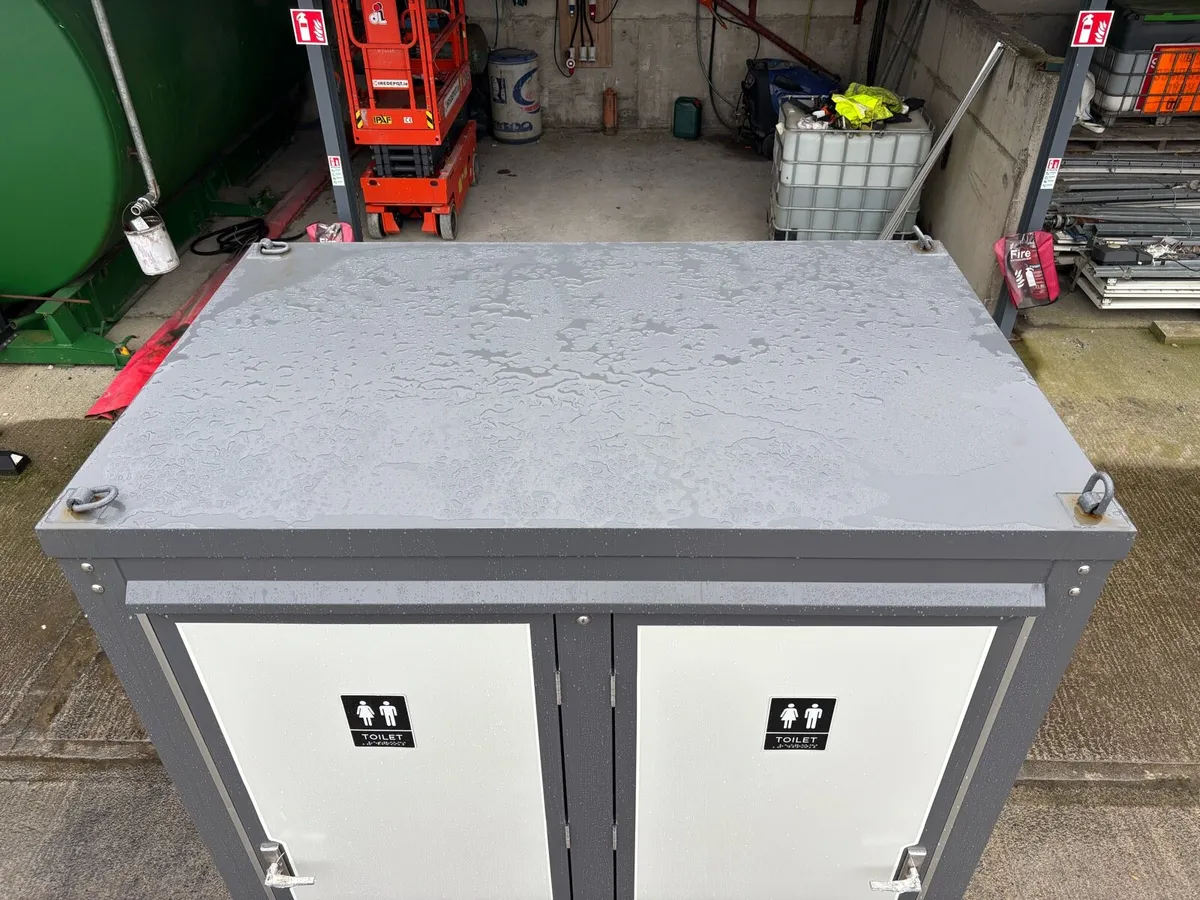 Double Toilets - Image 2