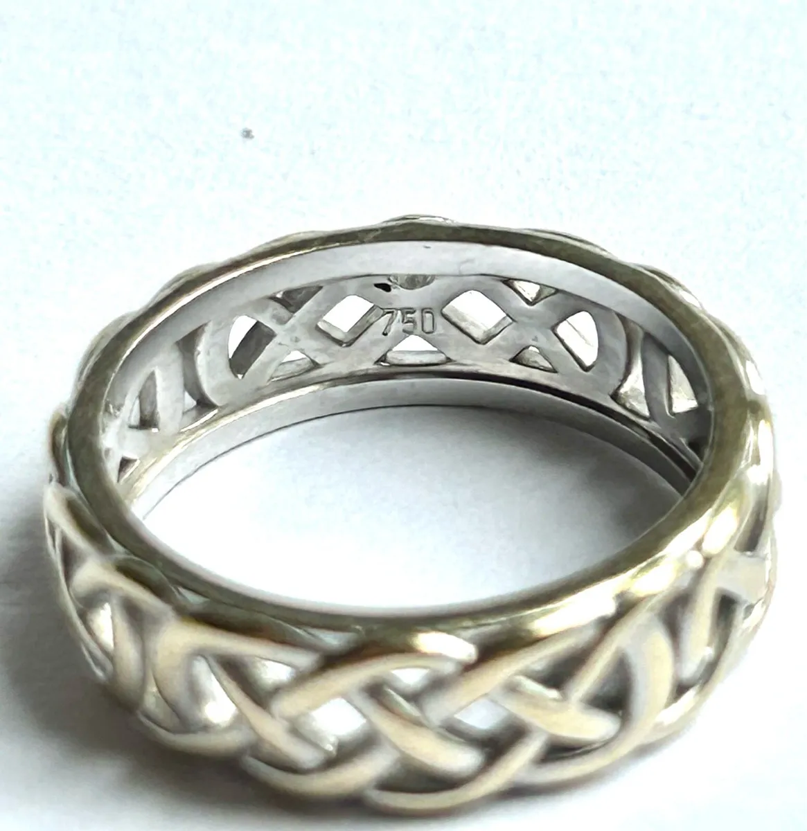 18ct White Gold Celtic Knot Ring 5.5g wedding band - Image 4