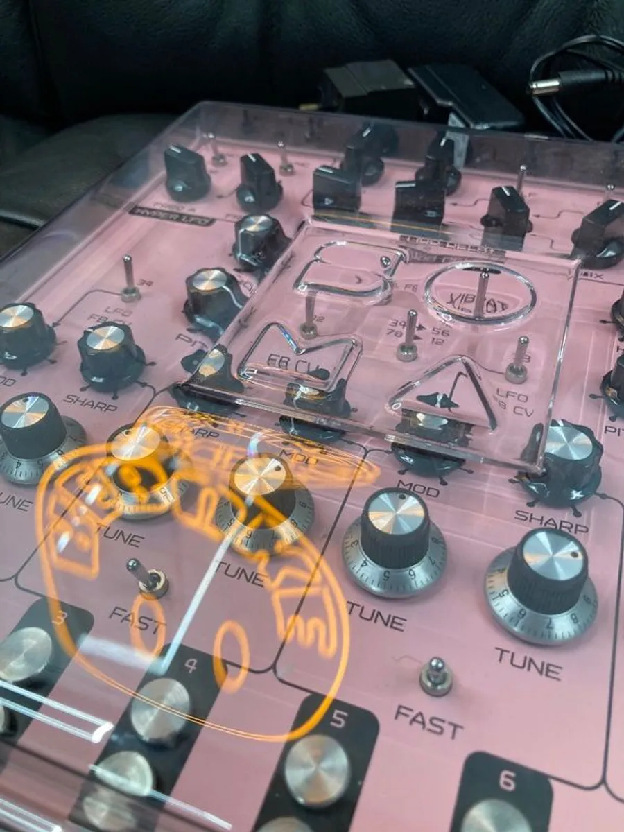 Lyra-8 Synth - Image 1